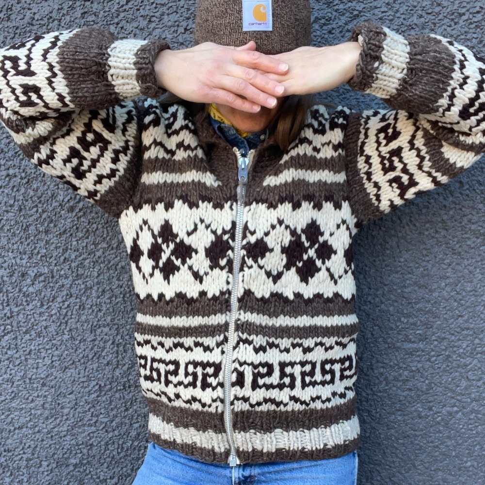 Hand Knit Cowichan Style 100% Wool Vintage Sweater - Picture 4 of 8